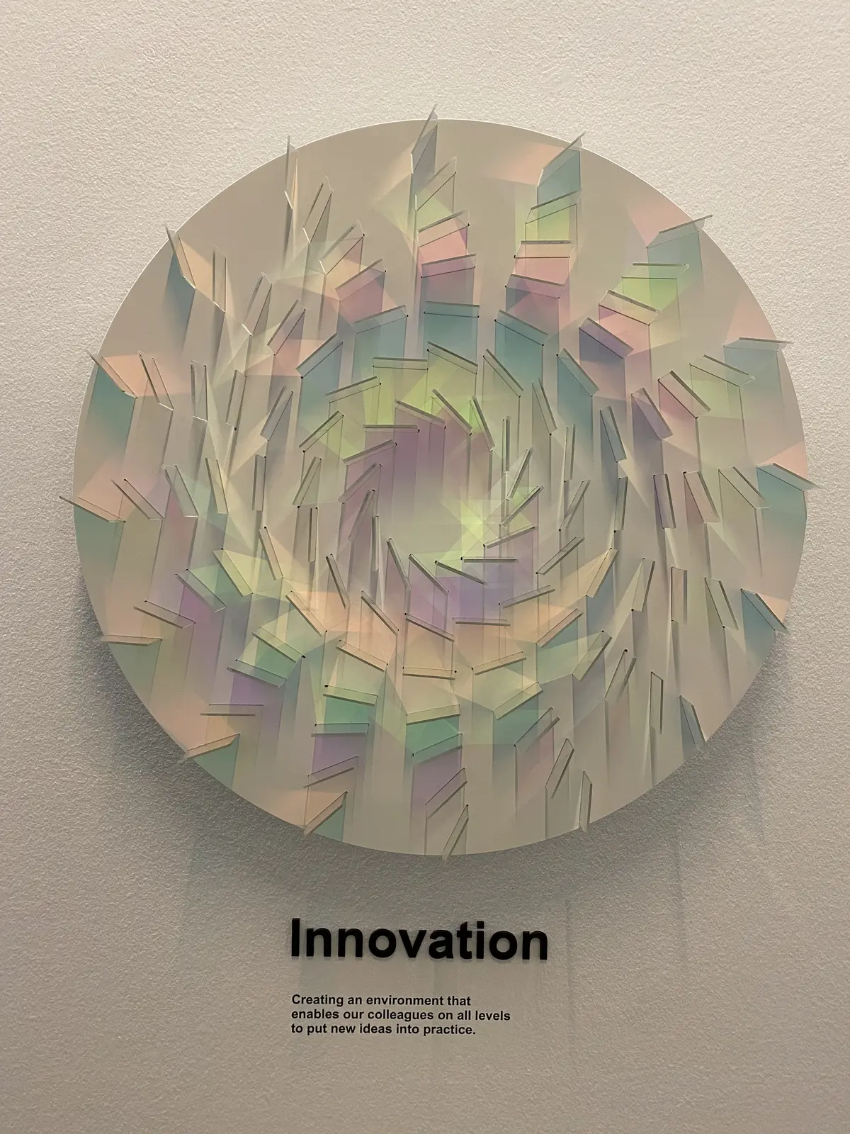 Deloitte bejárati installáció – 5. kép
