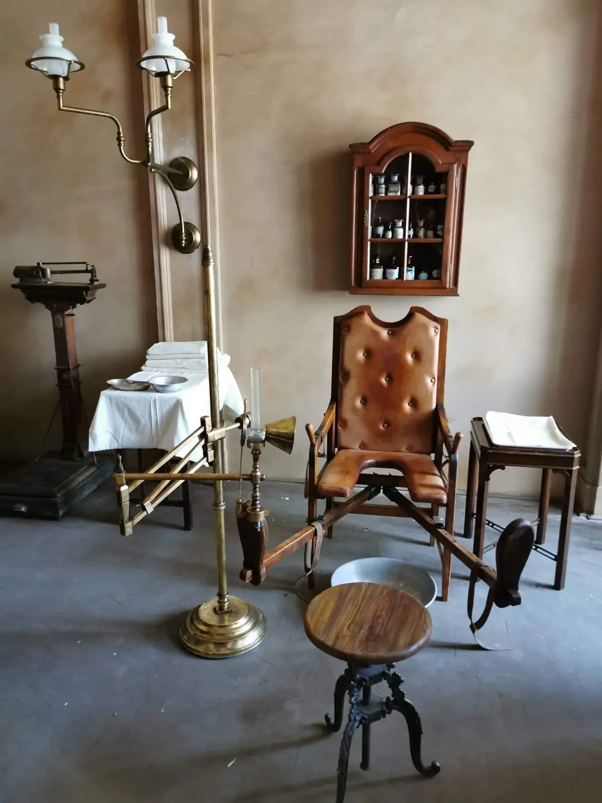 Semmelweis történelmi enteriőr