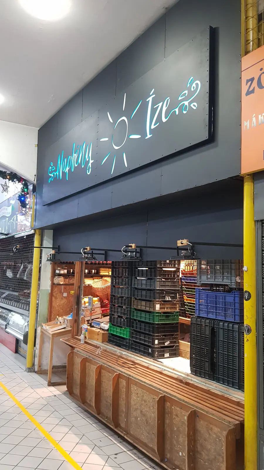 Egyedi üzleti display